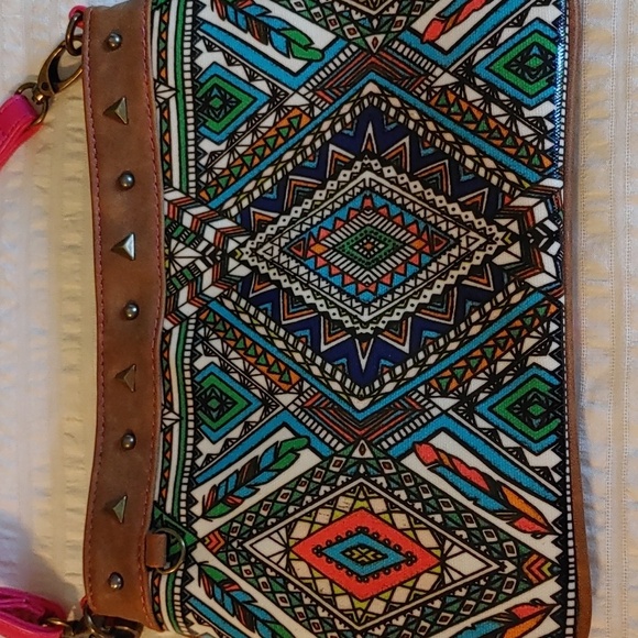 💚CATCHFLY CROSSBODY BAG - Picture 2 of 10